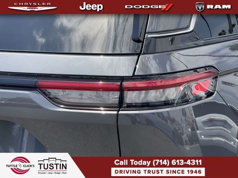 Used 2023 Jeep Grand Cherokee 4WD 4xe image 9