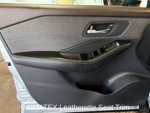 Used 2022 Nissan Rogue SV AWD/4WD image 14