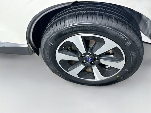 Used 2017 Subaru Forester 2.5i Limited image 11