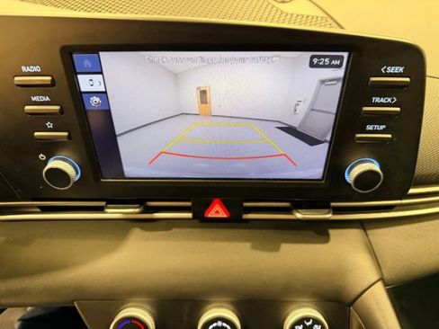 Used 2024 Hyundai Elantra SE FWD image 40