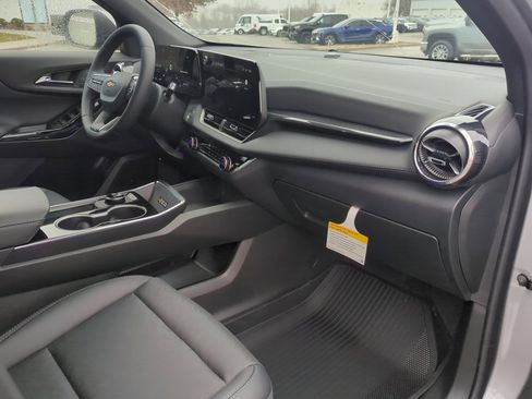 New 2026 Chevrolet Equinox LT w/ Convenience Package II image 27