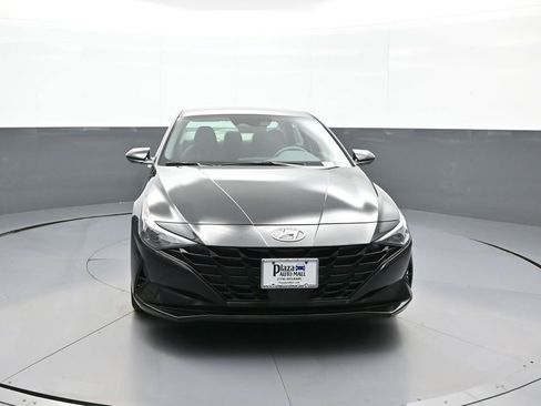 Used 2023 Hyundai Elantra SEL w/ Convenience Package image 2