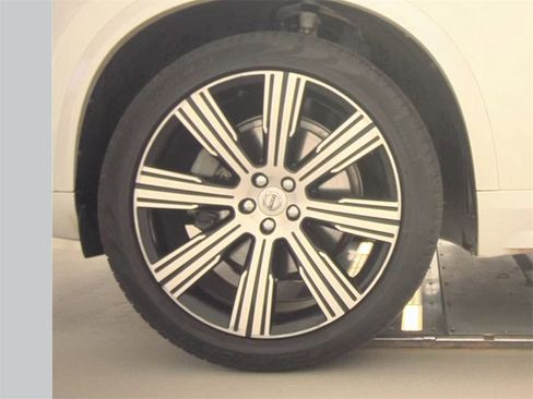 Used 2022 Volvo XC90 T6 Inscription w/ Climate Package image 10