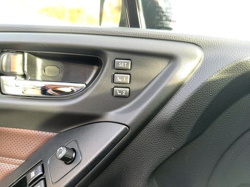 Used 2018 Subaru Forester 2.5i Touring w/ Popular Package #3B image 16