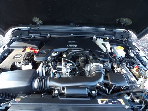 Used 2021 Jeep Wrangler Unlimited Sport image 22