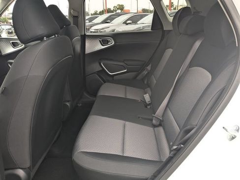 Certified 2025 Kia Soul LX w/ LX Technology Package FWD image 12