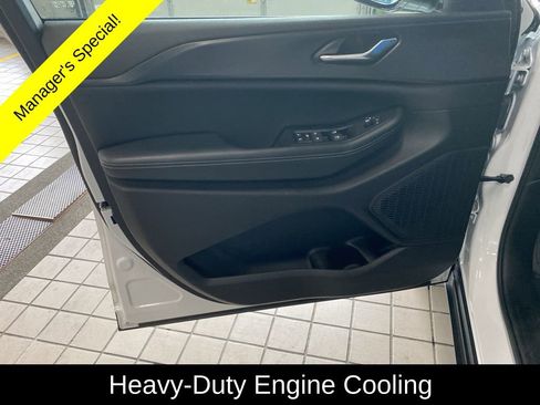 Used 2024 Jeep Grand Cherokee L Altitude image 9