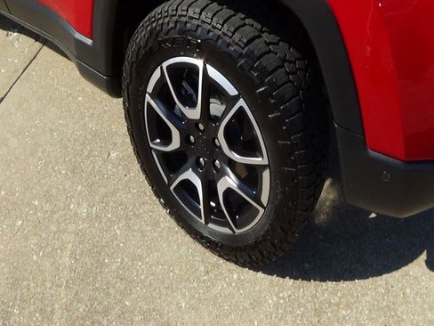 Certified 2024 Jeep Compass Trailhawk w/ Trailhawk Elite Group image 9