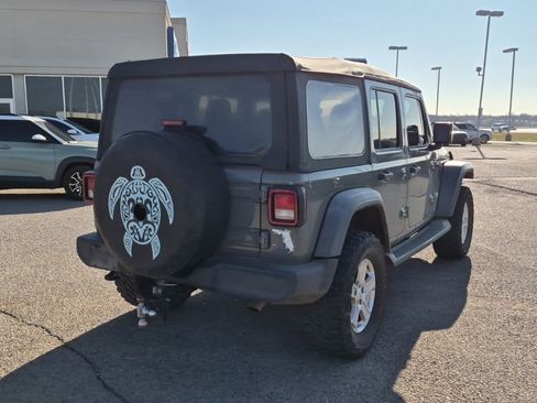 Used 2018 Jeep Wrangler Unlimited Sport image 3