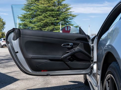 Used 2018 Porsche 718 Cayman S image 20