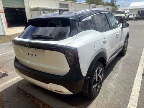 Used 2026 Nissan Kicks SV FWD image 6