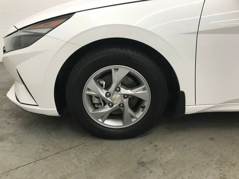 Used 2023 Hyundai Elantra SE image 31