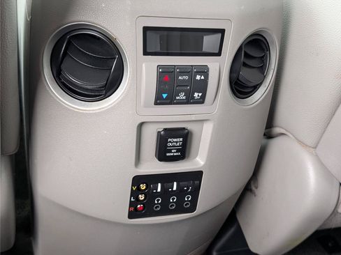 Used 2013 Honda Pilot Touring image 19