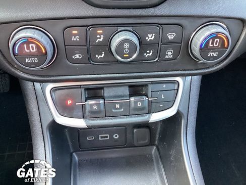 Used 2023 GMC Terrain SLE w/ Driver Convenience Package FWD image 20