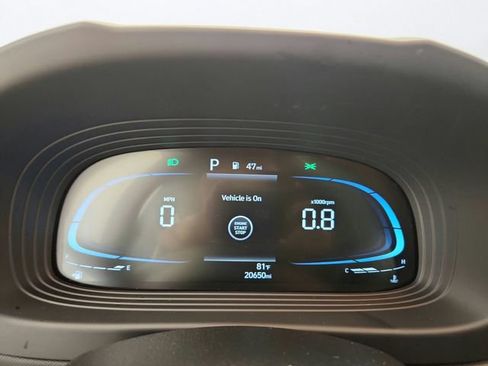 Used 2025 Hyundai Venue SEL FWD image 13