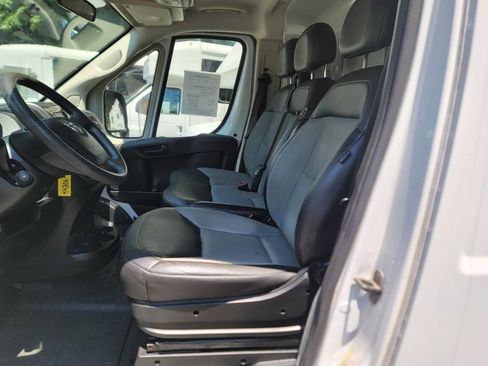 Used 2019 RAM ProMaster 2500 w/ Interior Convenience Group FWD image 5