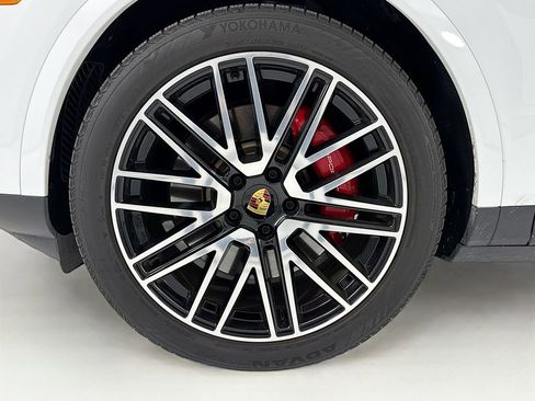 Certified 2024 Porsche Cayenne S image 11