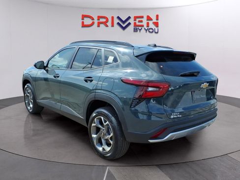 New 2026 Chevrolet Trax LT w/ Driver Confidence Package image 3