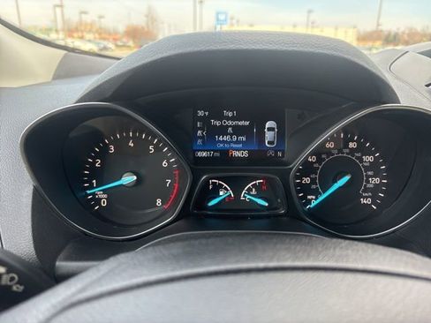 Used 2018 Ford Escape SE w/ Ford Safe & Smart Package image 16