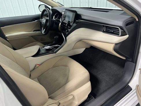 Used 2023 Toyota Camry LE image 3