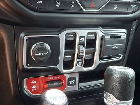 Used 2019 Jeep Wrangler Unlimited Rubicon AWD/4WD image 24