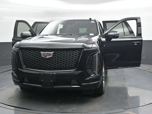 Used 2025 Cadillac Escalade Sport w/ Touring Package AWD/4WD image 42
