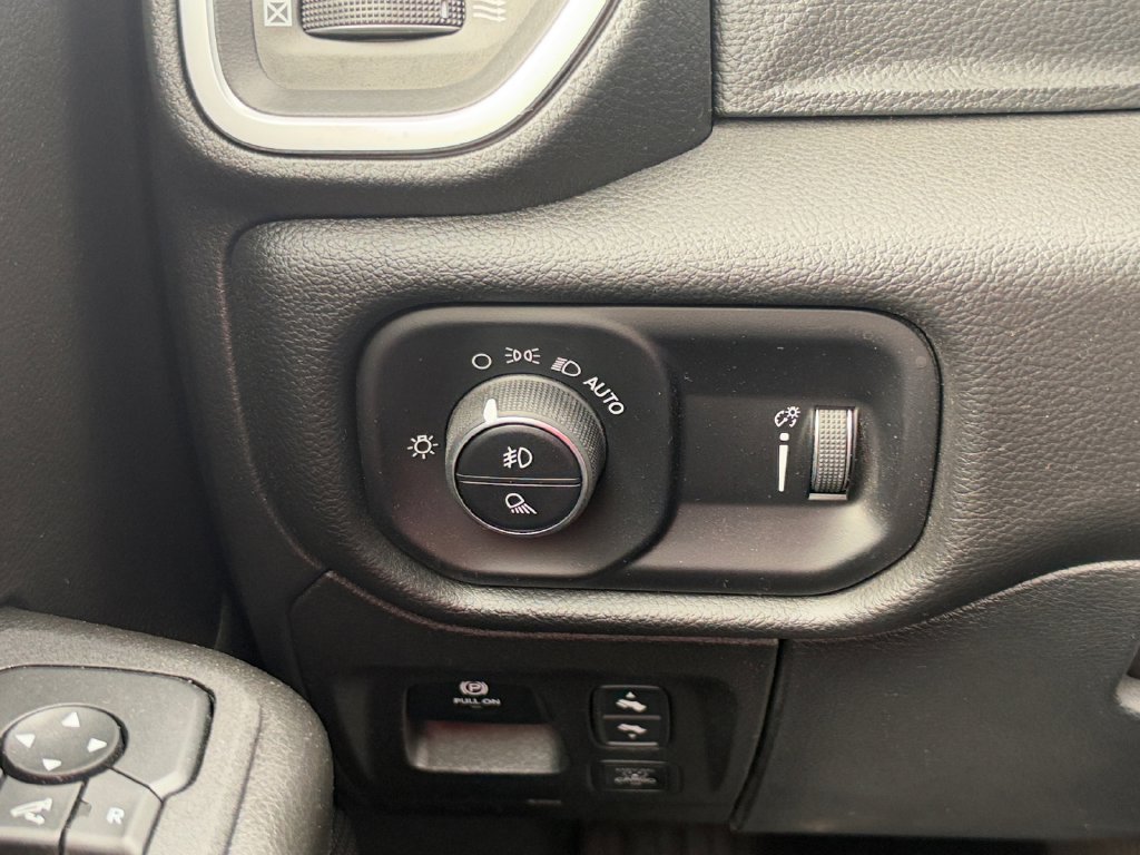 Used 2025 RAM 1500 Big Horn AWD/4WD image 24