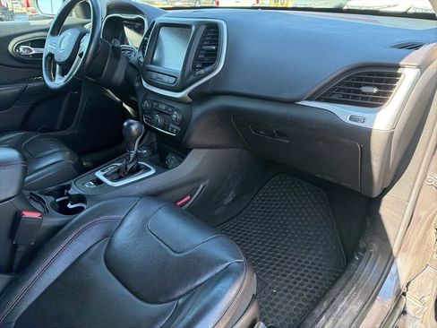 Used 2015 Jeep Cherokee Trailhawk w/ Leather Interior Group image 10