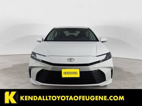 Used 2025 Toyota Camry LE image 8