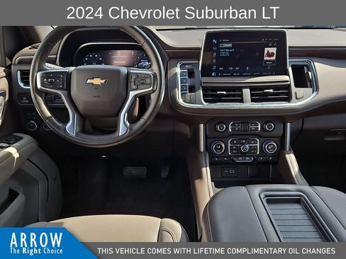 Used 2024 Chevrolet Suburban LT w/ Luxury Package AWD/4WD image 20