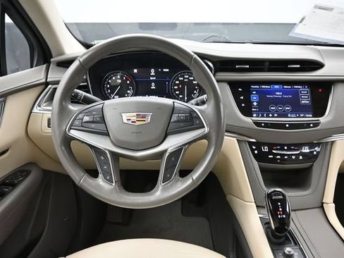 Used 2021 Cadillac XT5 Premium Luxury AWD/4WD image 10