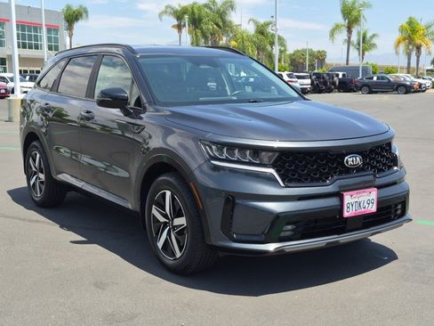 Used 2021 Kia Sorento EX FWD image 3