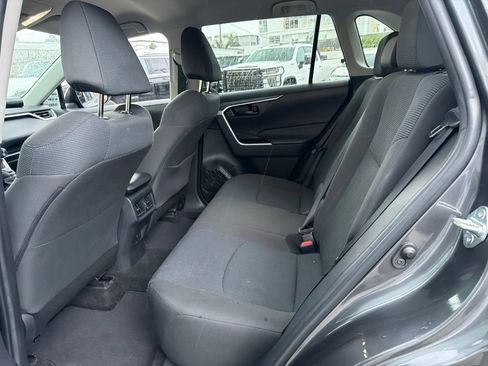 Used 2022 Toyota RAV4 LE FWD image 20