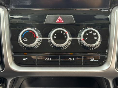 Used 2022 Kia Sorento LX image 24