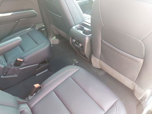 Used 2024 GMC Acadia Elevation w/ Luxury Package FWD image 12