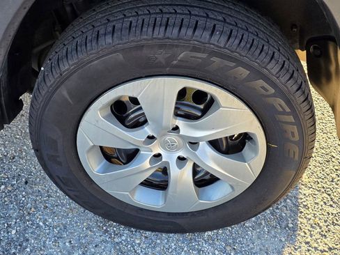 Used 2021 Toyota RAV4 LE image 30