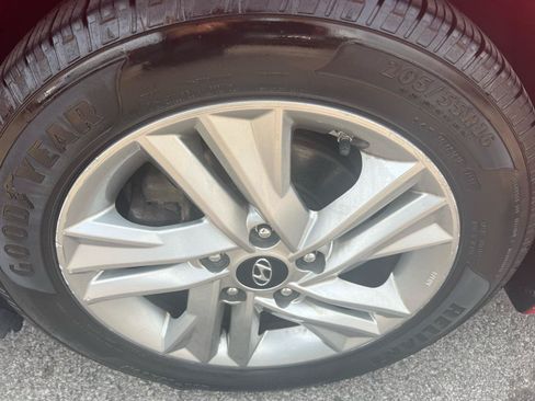 Used 2020 Hyundai Elantra SEL FWD image 2