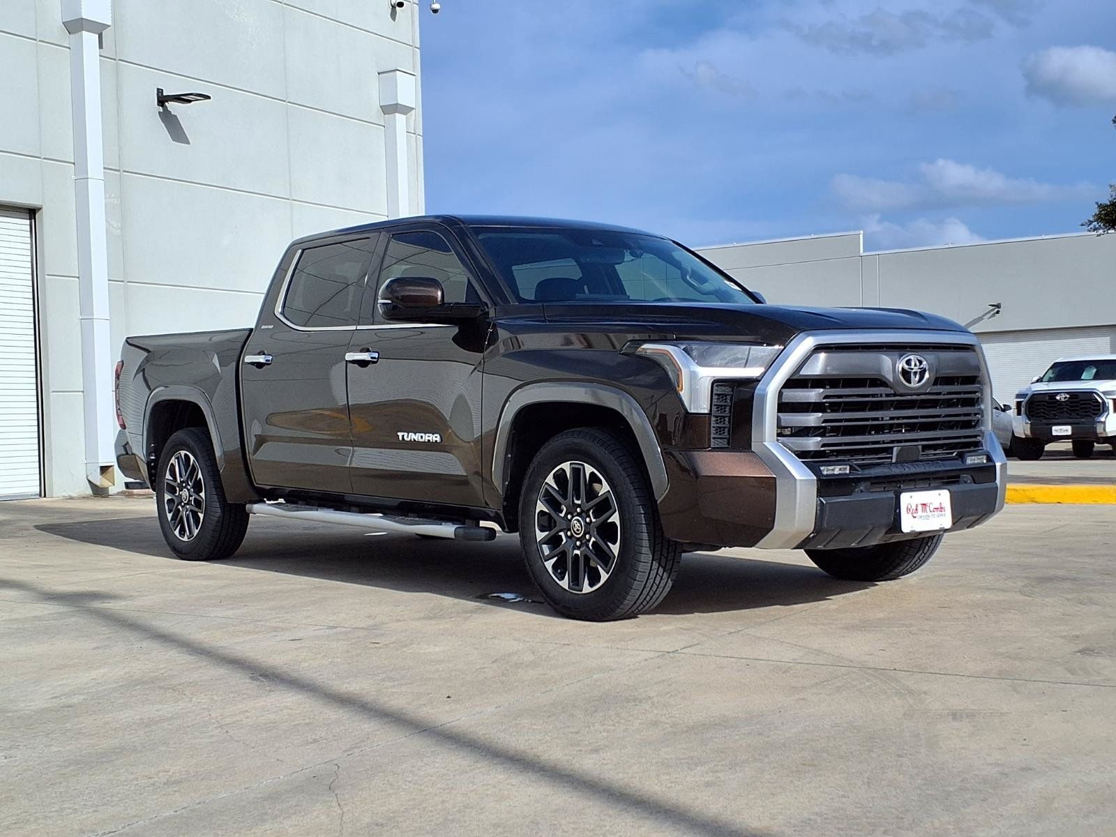 Used 2022 Toyota Tundra Limited RWD image 3