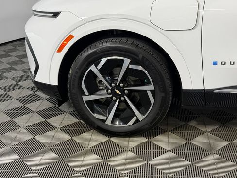Used 2024 Chevrolet Equinox EV LT FWD image 12