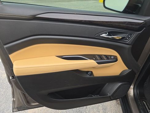 Used 2014 Cadillac SRX Performance w/ Driver Assist Package image 8