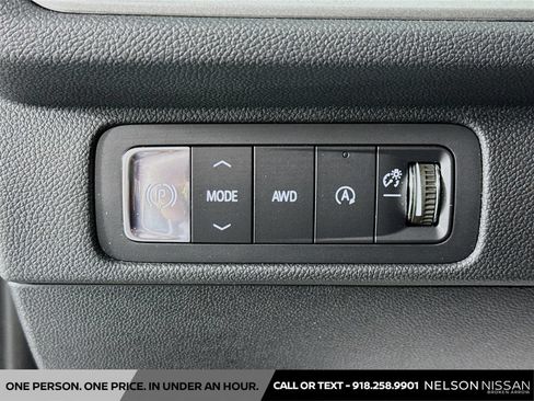 Used 2026 Chevrolet Traverse LT AWD/4WD image 10