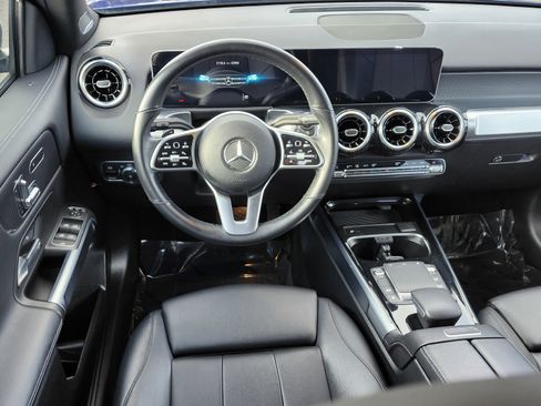 Used 2021 Mercedes-Benz GLB 250 4MATIC image 30