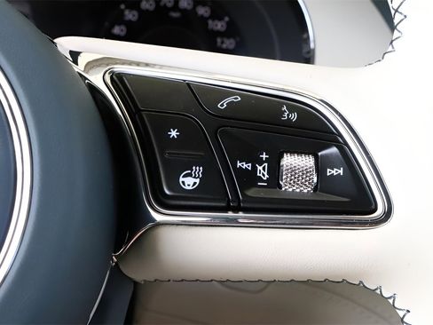 New 2025 Bentley Bentayga Extended Wheelbase image 24