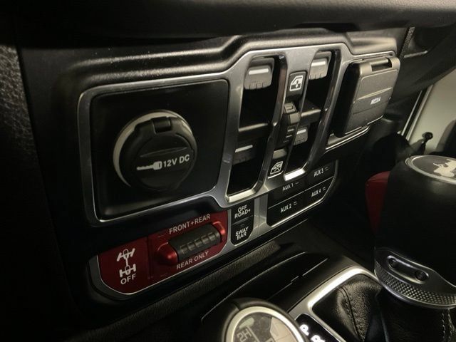 Used 2024 Jeep Wrangler Unlimited Rubicon w/ Technology Group AWD/4WD image 26