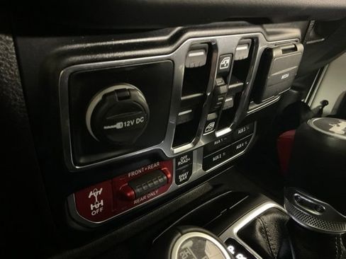 Used 2024 Jeep Wrangler Unlimited Rubicon w/ Technology Group AWD/4WD image 26