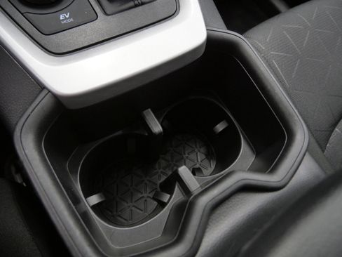 Certified 2025 Toyota RAV4 XLE image 34