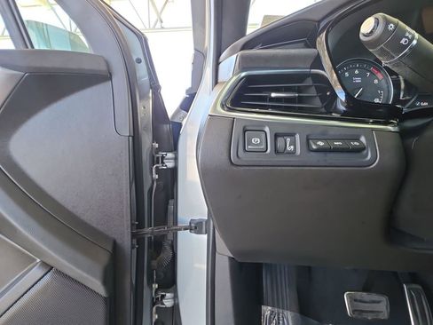 Used 2023 Cadillac XT6 Sport w/ Platinum Package image 18