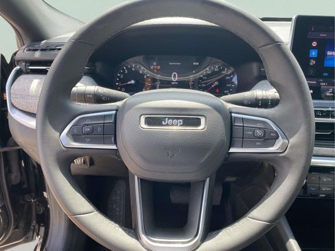 Used 2024 Jeep Compass Latitude AWD/4WD image 18