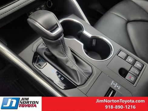 Used 2024 Toyota Highlander XLE image 23