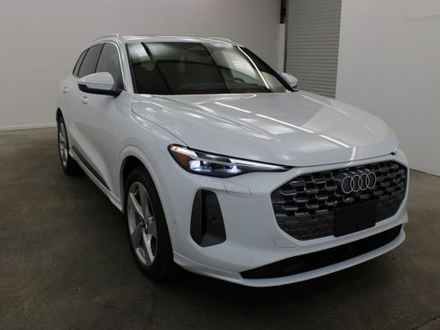 New 2025 Audi Q5 Prestige image 6